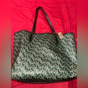 Green beautiful purse with matching wallet